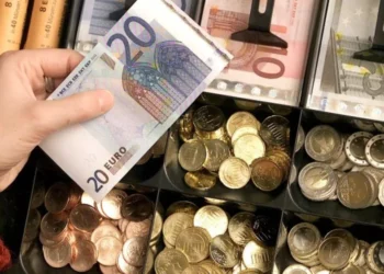 Cât de rău o duc europenii în 2022: totul pornește de la prețurile mărite