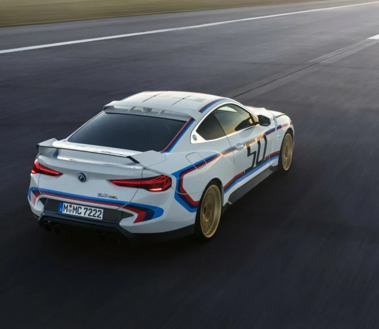 BMW 3.0 CSL vine într-o ediție limitată de 50 de unități. Are 560 CP și cutie de viteze manuală