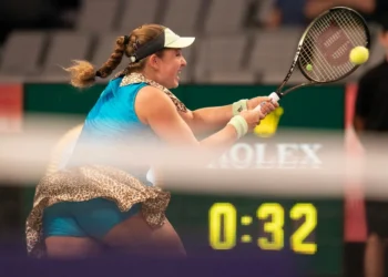 Jelena Ostapenko nu a renunțat la „cel mai urât echipament din istorie”. Cum a apărut la Turneul Campioanelor