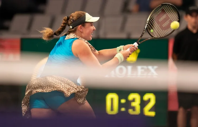 Jelena Ostapenko nu a renunțat la „cel mai urât echipament din istorie”. Cum a apărut la Turneul Campioanelor