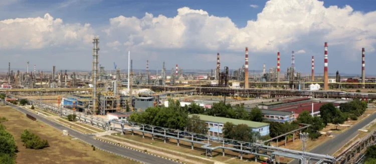 Lukoil îşi va reorienta exporturile de petrol spre conducta CPC, din cauza sancţiunilor UE