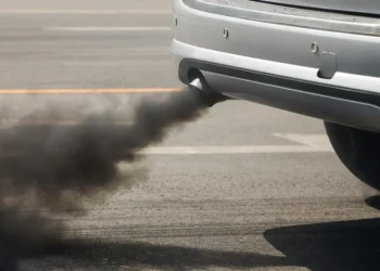 Interzis mașinilor pe benzină sau motorină în centrul orașelor. Aceasta este soluția legată de protecția mediului preferată de 49% dintre români