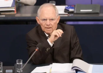 Wolfgang Schäuble, veteran al politicii germane, o critică pe Angela Merkel și regretă ”erorile” și ”orbirea” cu privire la Rusia: ”Trebuia să fim mai puţin aroganţi” Wolfgang Schäuble, veteran al politicii germane, o critică pe Angela Merkel și regretă ”erorile” și ”orbirea” cu privire la Rusia: ”Trebuia să fim mai puţin aroganţi”