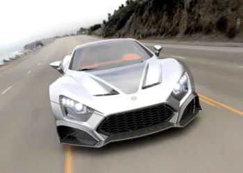 Zenvo TSR – GT: un supercar cu peste 1.300 de cai putere sub capotă și o viteză maximă de 424 km/h