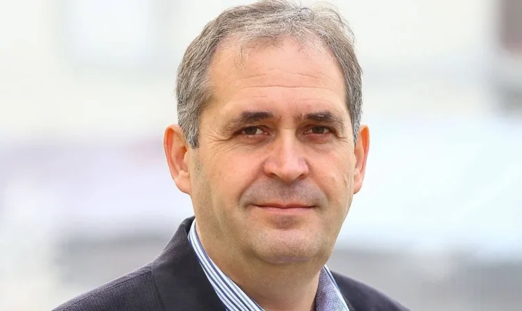 Deputat, șef de comisie parlamentară foarte importantă pentru legiferarea din energie, despre “taxa pe soare”: OUG nu este chiar “o formă rea”