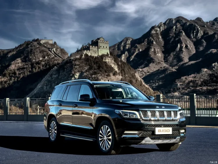 BAIC BJ90 este un SUV chinezesc cu ADN de Mercedes-Benz