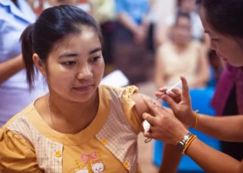 Schimbare de proporții în China, de frica protestelor. Cetățenilor li se permite să meargă la muncă, chiar dacă prezintă simptome COVID-19