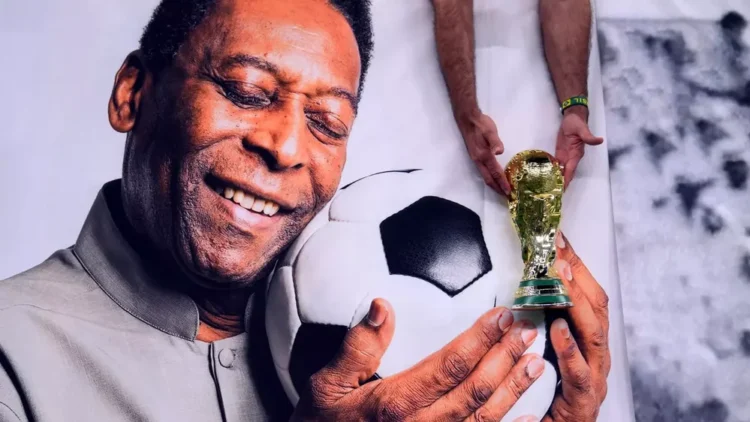 Pele a murit. Legenda braziliană a fotbalului avea 82 de ani