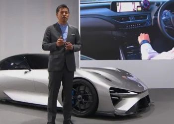 Lexus dezvoltă o cutie manuală pentru vehiculele sale electrice. Simulează sunetele făcute de motorul pe combustie Lexus dezvoltă o cutie manuală pentru vehiculele sale electrice. Simulează sunetele făcute de motorul pe combustie