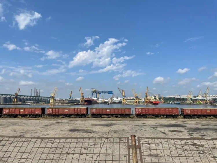 USR: PSD se pregăteşte să pună mâna şi pe Portul Constanţa; experienţa membrilor CA, redusă la un an