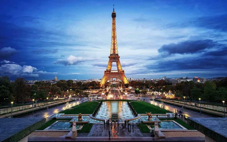 10 restaurante de unde poți vedea Turnul Eiffel