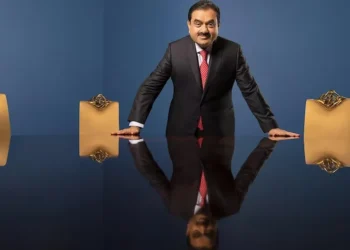 Averea celui mai bogat om din Asia, Gautam Adani, lovită de acuzațiile de fraudă;  Afacerile Adani au pierdut 50 de miliarde de dolari din valoarea de piaţă