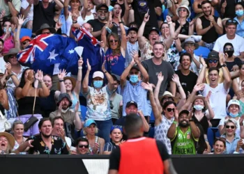 Australian Open s-ar putea muta în China: „S-a ajuns de la 80 de milioane de dolari la zero” Australian Open s-ar putea muta în China: „S-a ajuns de la 80 de milioane de dolari la zero”
