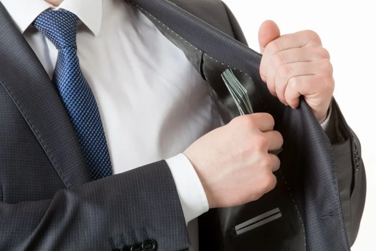 Un celebru CEO a cerut să i se taie „salariul” în 2023: va primi cu peste 40% mai puțin Un celebru CEO a cerut să i se taie „salariul” în 2023: va primi cu peste 40% mai puțin