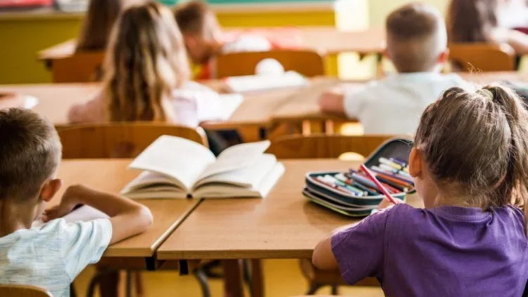 După vacanță, elevii se întorc de miercuri în bănci. Noi zile libere sunt programate în luna februarie