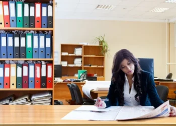 PWN România și ARIR vor colabora pentru susținerea dezvoltării profesionale a femeilor și creșterea prezenței în Consilii de Administrație