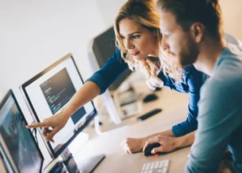 Nu mai este suficient sporul de monitor, ochelarii de vedere trebuie asigurați de angajator. Decizia Curții de Justiție a UE a stabilit noi reguli