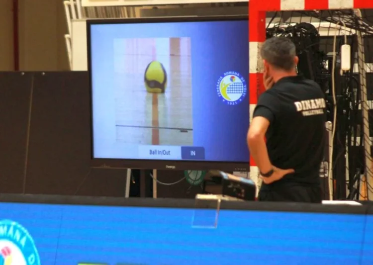 VAR-ul a fost implementat și în voleiul românesc » La ce meci a fost folosit sitemul de arbitraj video