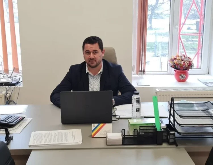 Primar acuzat că a dat afară elevii din tabără pentru a se caza el, împreună cu neamurile și prietenii. Sejurul, plătit din fonduri europene
