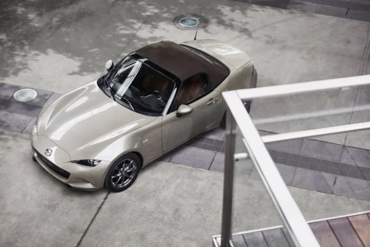 Mazda MX-5 primește noi echipări și culori