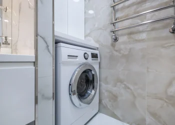 Cum poţi economisi 200 kWh anual prin setarea şi folosirea corectă a maşinii de spălat şi a uscătorului de rufe