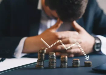 Avertisment BNR: Vor urma restructurări și falimente de firme ca urmare a costurilor ridicate