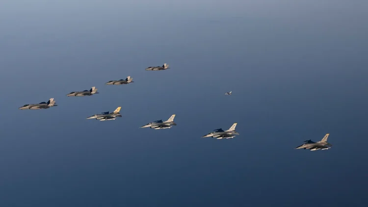 Tensiuni în Taiwan: China a mobilizat avioane cu ”muniții reale”