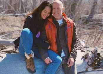 Emma, soția lui Bruce Willis, mărturisiri emoționante despre modul în care fiica lor în vârstă de 9 ani are grijă de actor