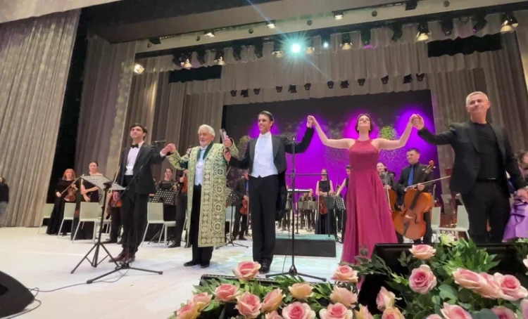 Tenorul Alessandro Safina a susținut un concert fabulos alături de Placido Domingo