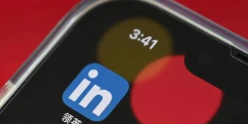 LinkedIn se retrage total din China