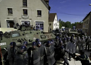 Lupte teribile în Kosovo între etnicii sârbi și trupele KFOR