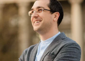 Răspunsul lui Vlad Voiculescu pentru Marcel Ciolacu, după acuzația că AUR „a copiat ce făcea USR-ul” la protestul de la Parlament Răspunsul lui Vlad Voiculescu pentru Marcel Ciolacu, după acuzația că AUR „a copiat ce făcea USR-ul” la protestul de la Parlament