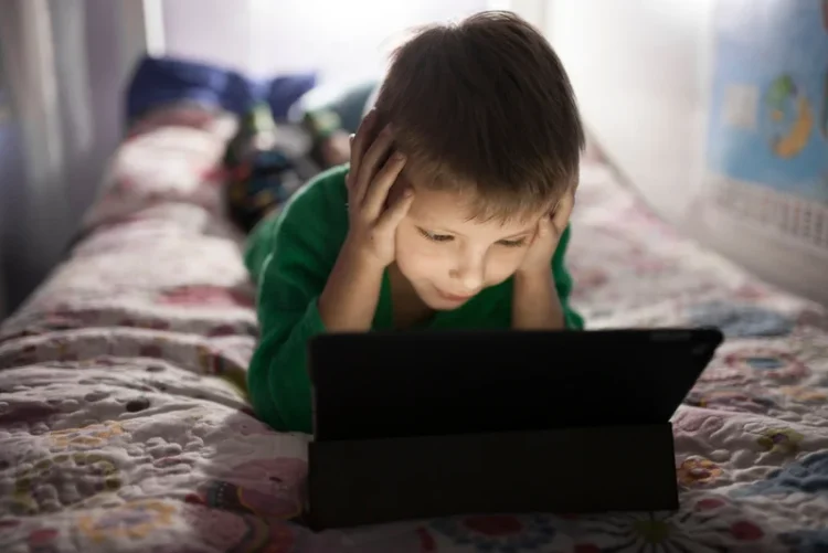 Gestionarea timpului petrecut de copiii tăi pe Internet
