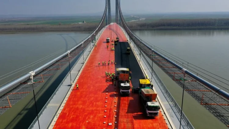 Podul suspendat de la Brăila – Au început testele de rezistenţă