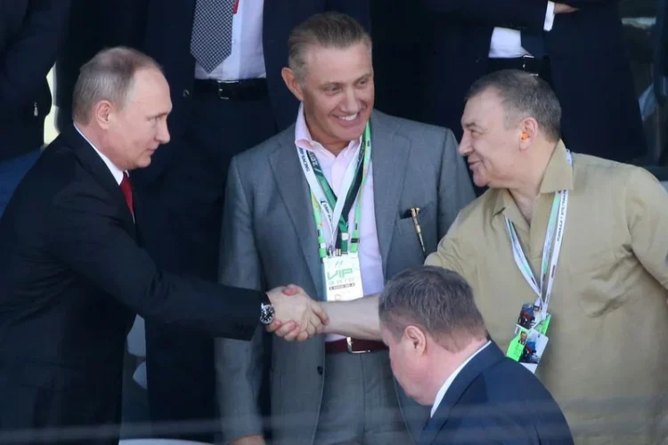 Cum își ascund banii și proprietățile din occident Putin și camarila sa de la Kremlin, în ciuda sancțiunilor