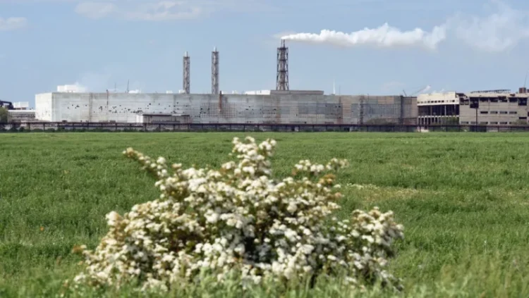 Rusia pregătește o „catastrofă” la uzina Titan din Crimeea. Avertismentul serviciilor secrete ucrainene