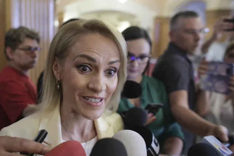 Firea, Pandele, Budăi: reflexul grotesc al neomului