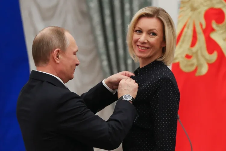 Troll-in-Chief-ul de la Kremlin, Maria Zaharova ne spune că Rusia a atacat Ucraina „pentru ca africanii și alții oameni să fie liberi”