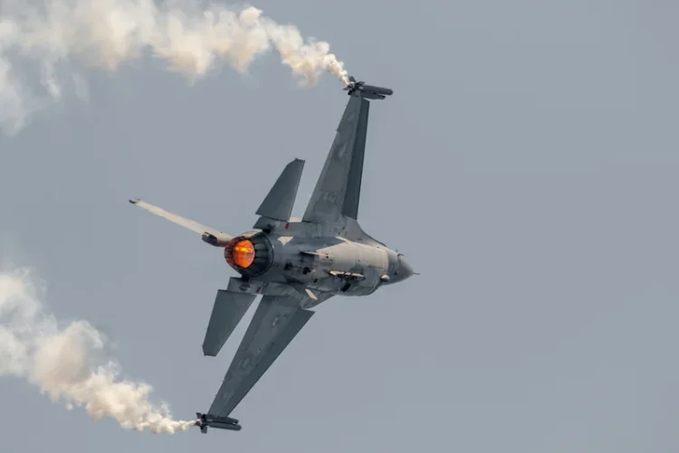 F-16 sau MiG-29: care avioane de luptă sunt mai eficiente pe front. Comparațiile experților VIDEO