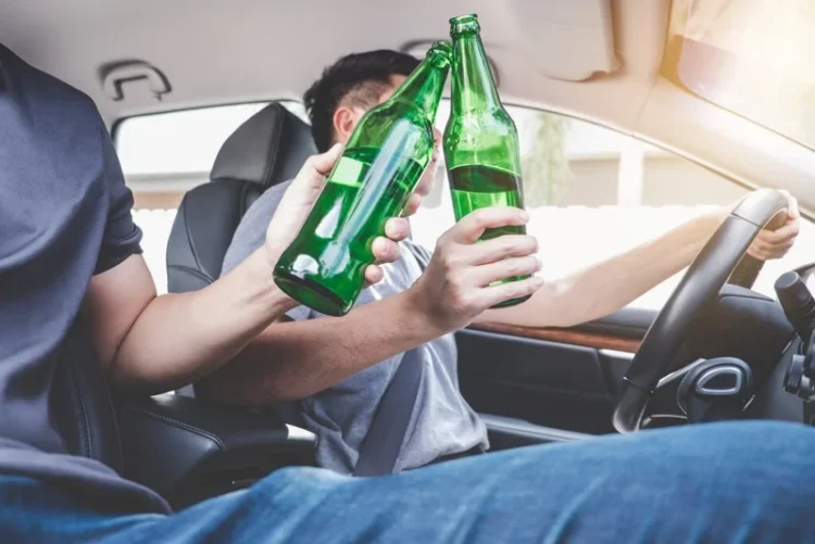 2023: De câte beri e nevoie ca să ajungi la închisoare? Care e limita de alcool pentru contravenție și când ajungi la închisoare