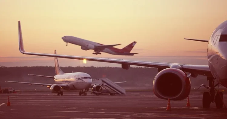Adio zboruri ieftine? Franța va propune către UE o limitare a cât de ieftine pot fi biletele de avion