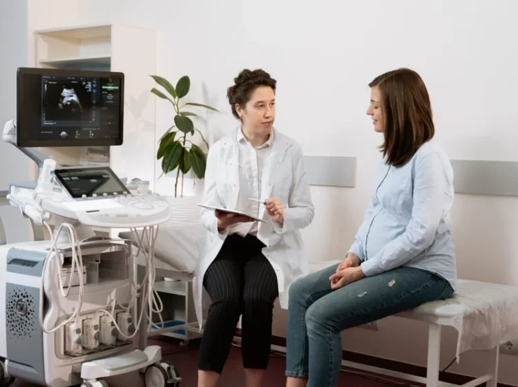 Refuzul steriletului. De ce nu mai vor ginecologii să-l monteze femeilor fără copii