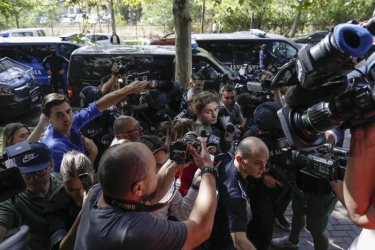 Declarația prietenei lui Vlad Pascu, care ar fi fost amenințată de Miruna Pascu pentru a nu-i denunța fiul / Vlad Pascu, cercetat și pentru că și-ar fi pus la dispoziție casa pentru consum de droguri / Detalii din anchetă – FOTO