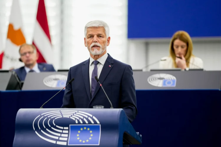 Președintele Cehiei respinge o politică a concesiilor față de Putin: Pentru a evita războiul, oameni de stat europeni i-au cedat lui Hitler teritoriu cehoslovac. Dacă Ucraina eșuează, vom eșua și noi