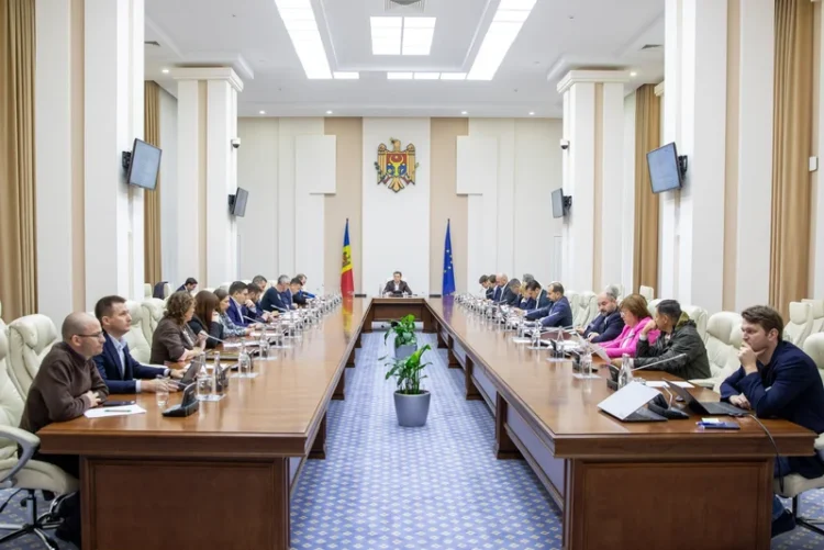 Chișinău: Licențele a șase posturi TV, suspendate. 31 site-uri, blocate. Recean:”Rusia vrea să influențeze alegerile”