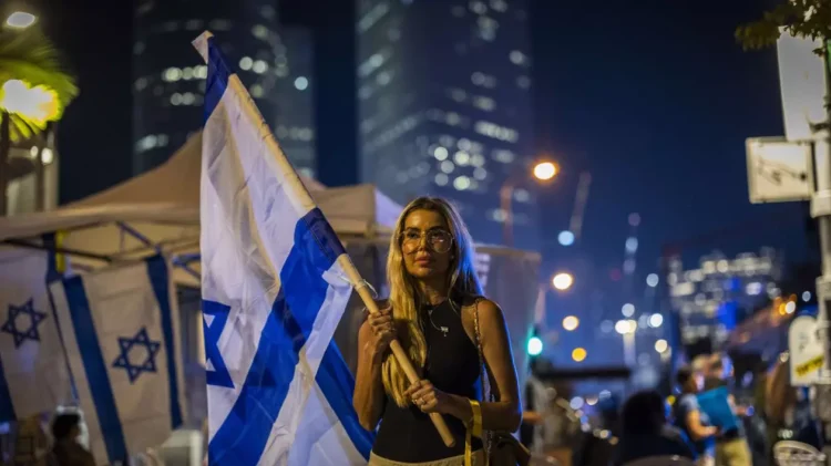 Un sondaj arată că 49% dintre israelieni vor o amânare a ofensivei terestre în Gaza. Care este motivul
