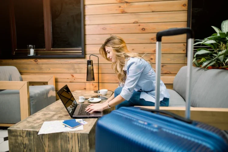 Work & Travel: 5 locuri în Europa care te plătesc să te muți acolo Work & Travel: 5 locuri în Europa care te plătesc să te muți acolo