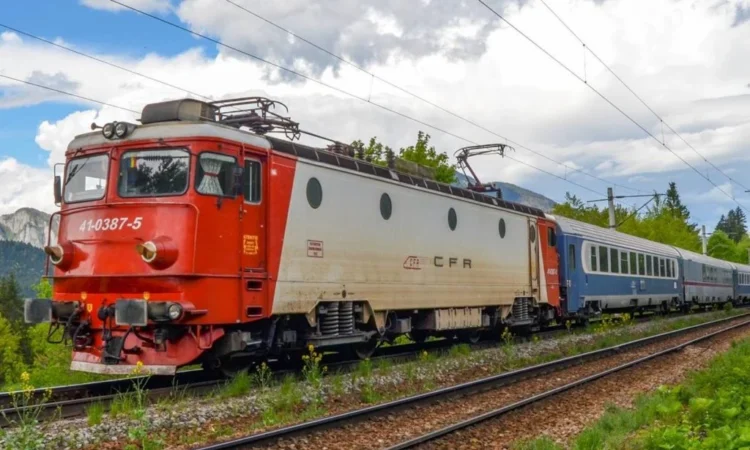 Biletele de tren s-au scumpit cu 8,8% la CFR Călători şi la cei cinci operatori privaţi