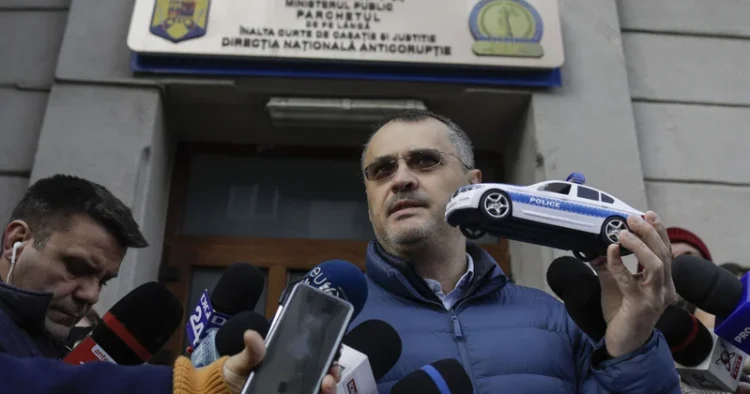 Cristian Ghinea a depus plângere la DNA împotriva deciziei de clasare a dosarului „BMW-uri pentru Poliție”