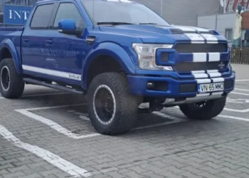 Oprișan parchează cum dorește, nederanjat de polițiști